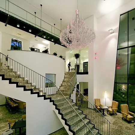 酒店 Arcotel Camino 4*