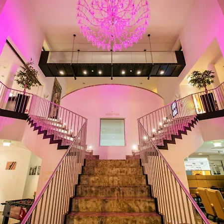 מלון Arcotel Camino 4*